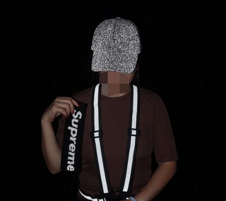 Graue Garne mit reflektierendem Gewinde Polyester zum Nähen