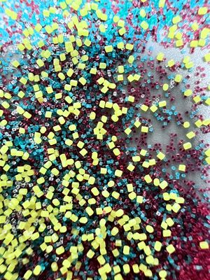 0.5*0.5mm Zylindrische Kunststoffperlen zum Sprengen von Polyamid Nylon